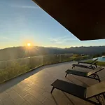Encosta Do Geres Village